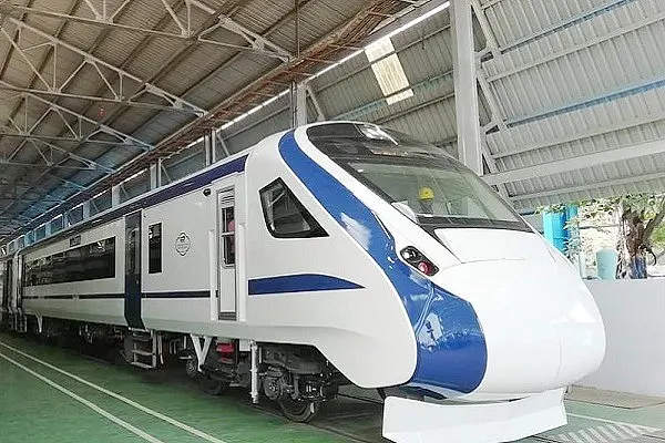 First Look At ‘Train 18’: The Indigenously Developed Train All Set To Replace Shatabdis