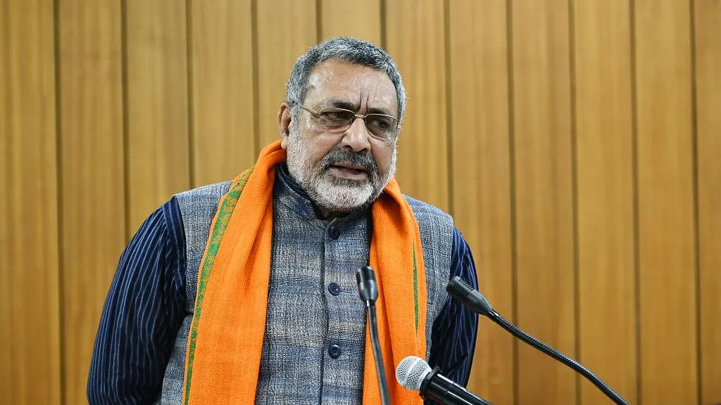 Elections 2019: BJP Leader Giriraj Singh Leads CPI Candidate Kanhiaya Kumar By 50,000 Votes In Begusarai