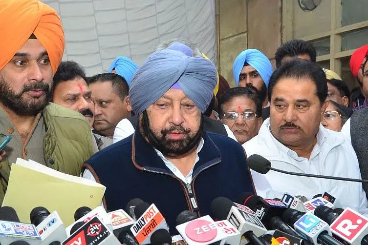 Poor Captaincy: Chief Minister Amarinder Singh’s Forced Retirement Is His Own Doing