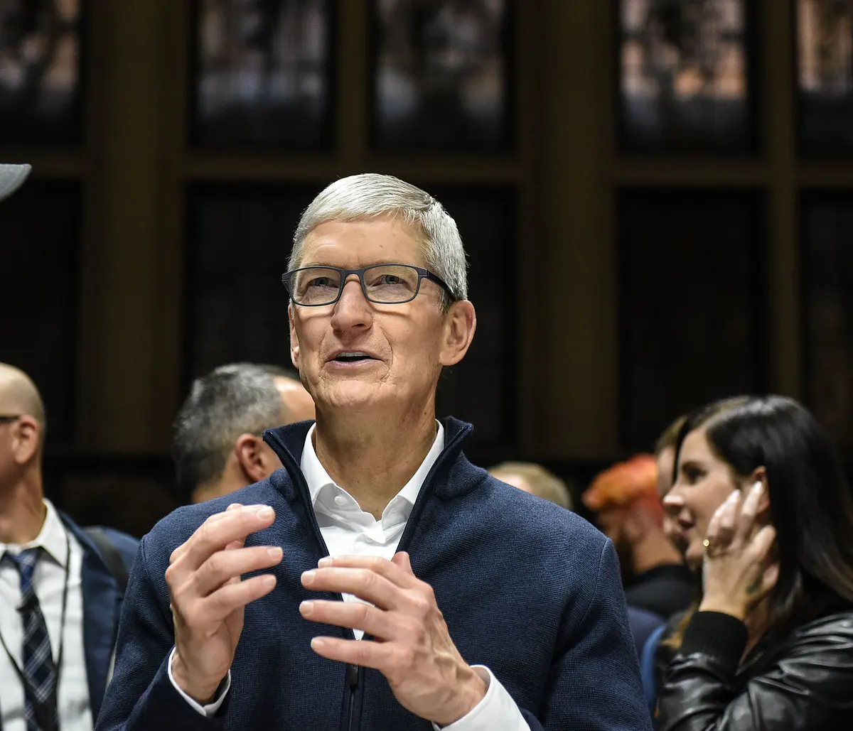 Google The Apple Of Apple’s ‘i’: CEO Tim Cook Says Search Engine Is The Best; Will Be Used In Its Safari Web Browser