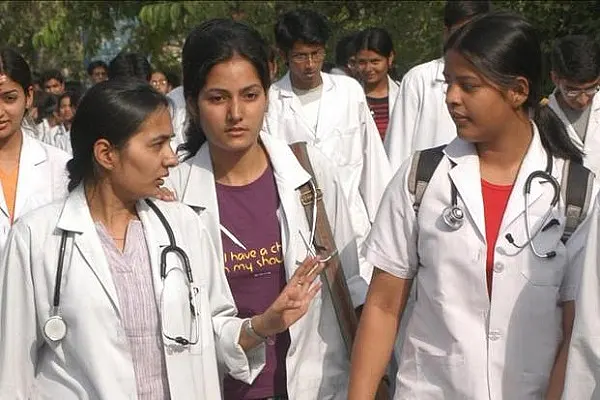 Centre Willing To Provide Reservation To OBCs In All Medical Colleges, Says Total Quota Cannot Exceed 50 Per Cent Cap Imposed By Supreme Court