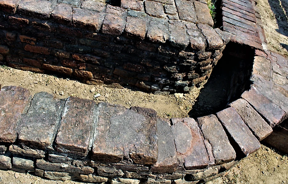 Well laid out underground drains in acropolis
