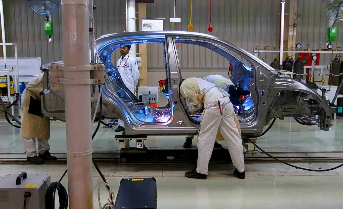 Morning Brief: Manufacturing Activity Registers Strongest Quarterly Performance Since Late 2012; Pension Payment To Victims Of Emergency Put On Hold By Congress Government In MP; And More