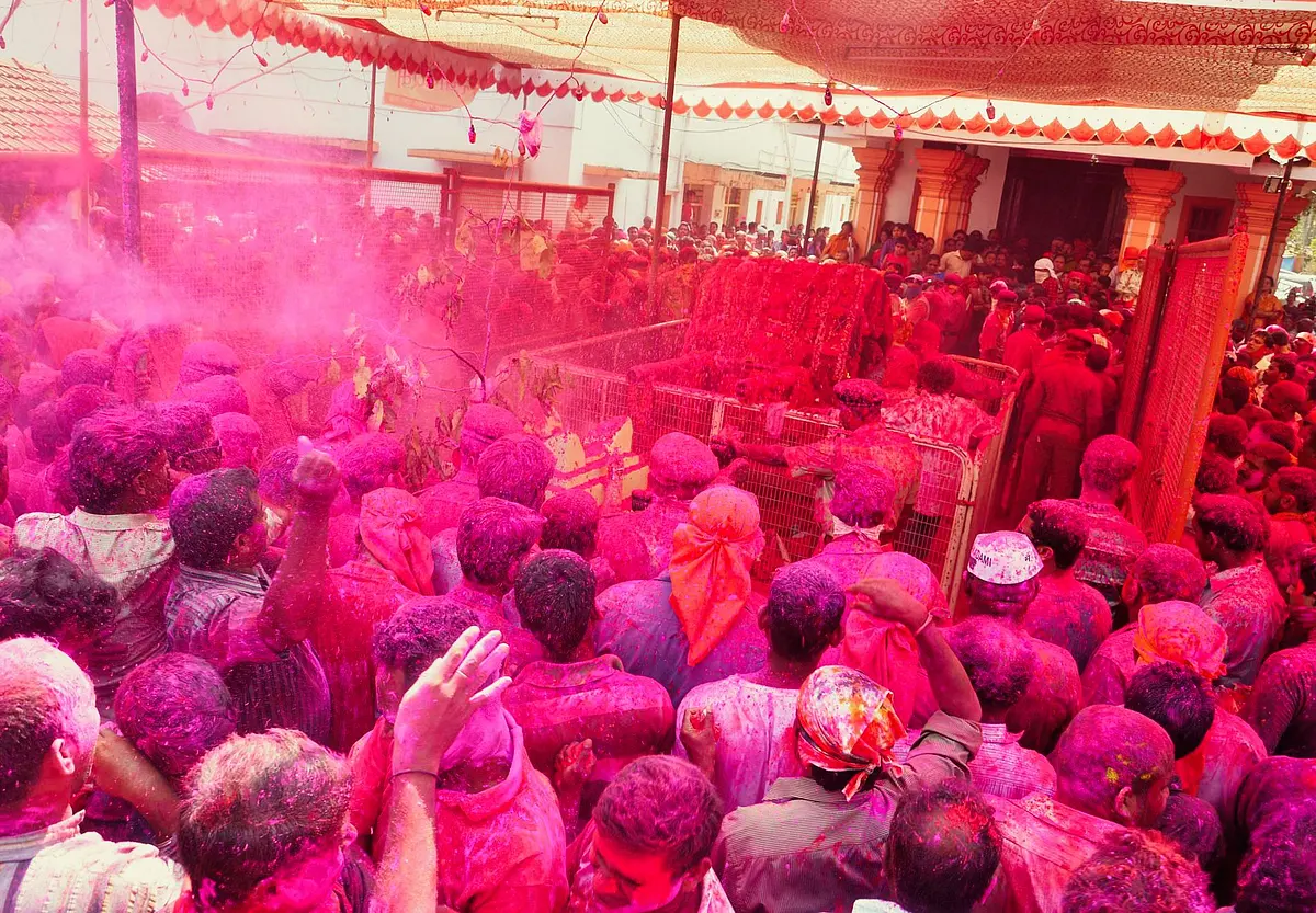 Goa’s Gulalotsav: How The ‘Saib’ Of Goa Shri Damodar Vacations And Plays Holi Every Summer