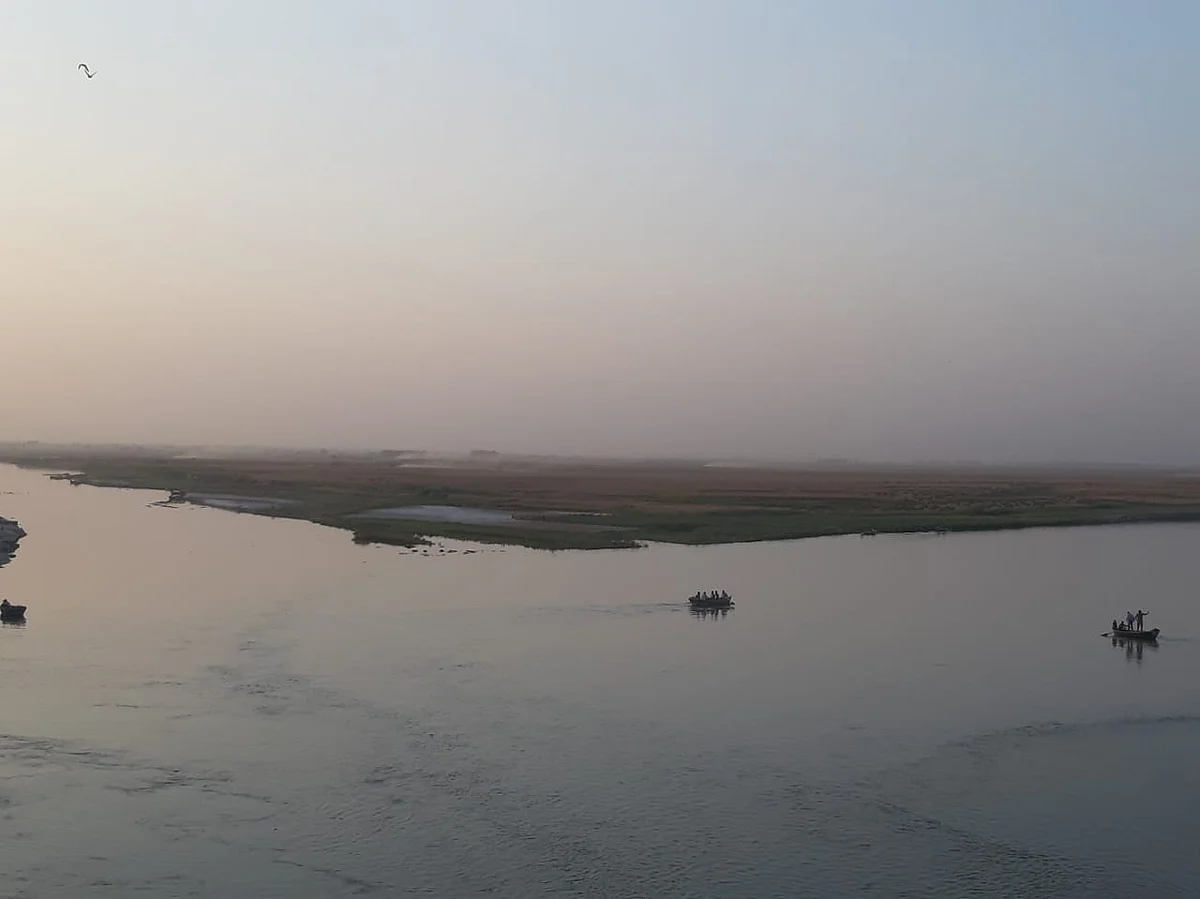 The ‘katri’ -- the ‘island’ that emerges once water level recedes after monsoon, that stretches up to hundreds of <i>bighas </i>on which farmers grow crops 