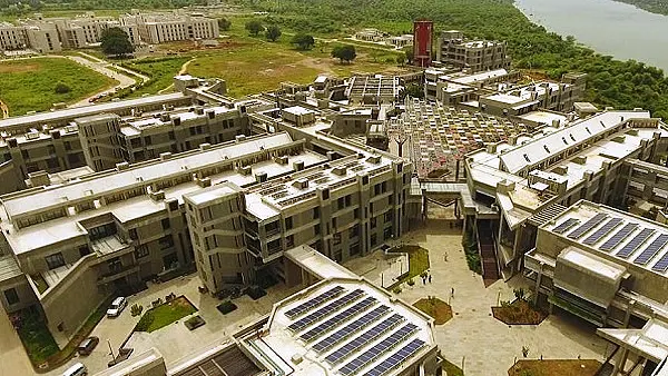 IIT Gandhinagar Becomes One Of The First Educational Institute To Receive FSSAI ‘Eat Right Campus Award’