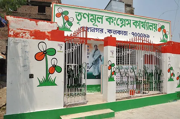 The Silent Resentment: In Bengal, Saffron May Just Be The New Green