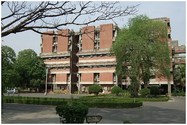 The Story Behind Damning Plagiarism Charges Against IIT Kanpur’s Dalit Teacher