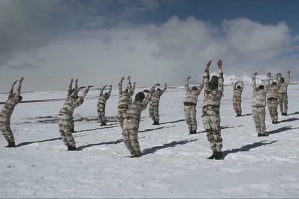 ITBP personnel performing Yoga in North Ladakh (Pic Via @ANI)