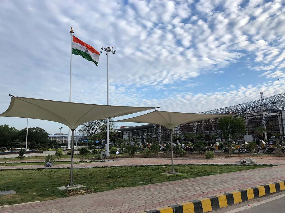 Guntakal Railway Station Sets new Trend: Installs ‘Ulta Chhatas’ For Rain Water Harvesting And Solar Energy