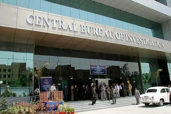 CJI Gives Unprecedented Permission To CBI To Investigate Sitting Allahabad HC Judge, Here’s What The Case Is