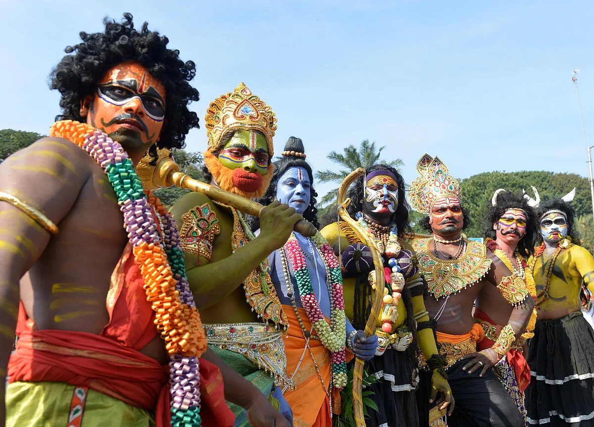 Hagalu Vesha sporting youngsters of the Budaga Jangama tribe