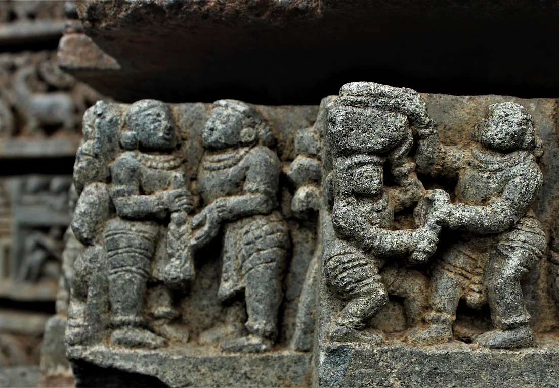 Attendants of Kamsa and their differing attitude towards sharing the common riches.