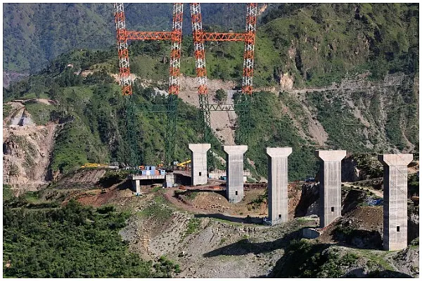 ‘Naya’ Jammu And Kashmir: The Way Forward Lies In Tourism, Infrastructure