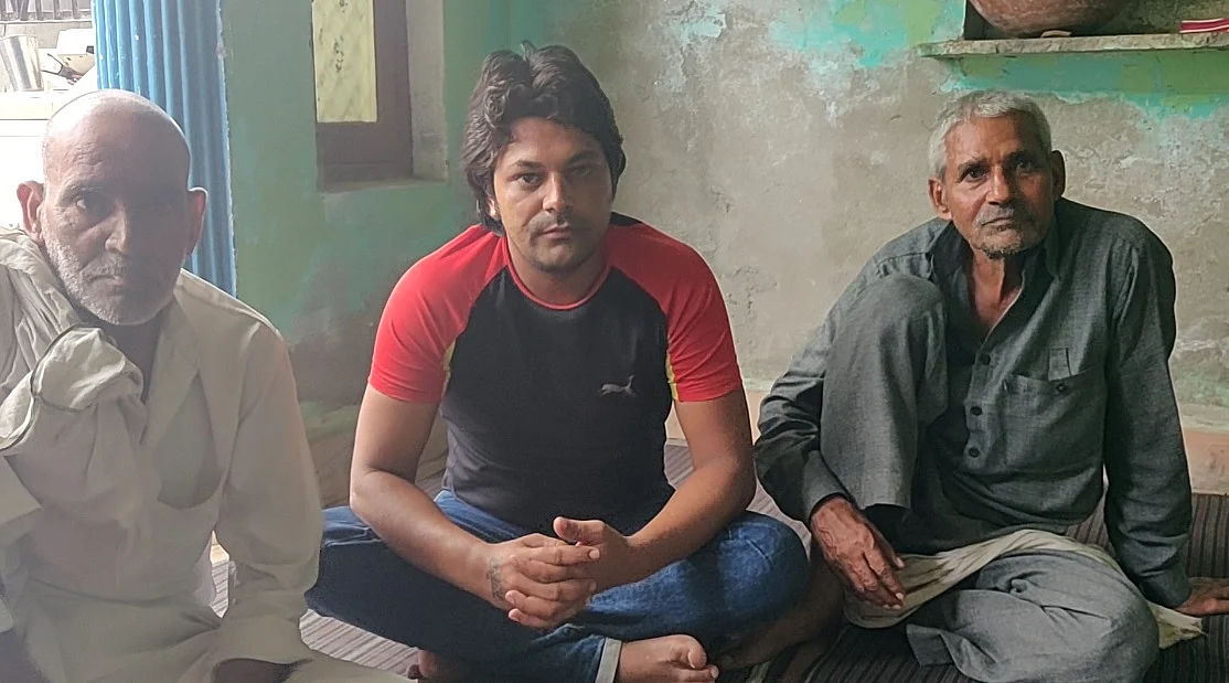 (Centre) Bobby