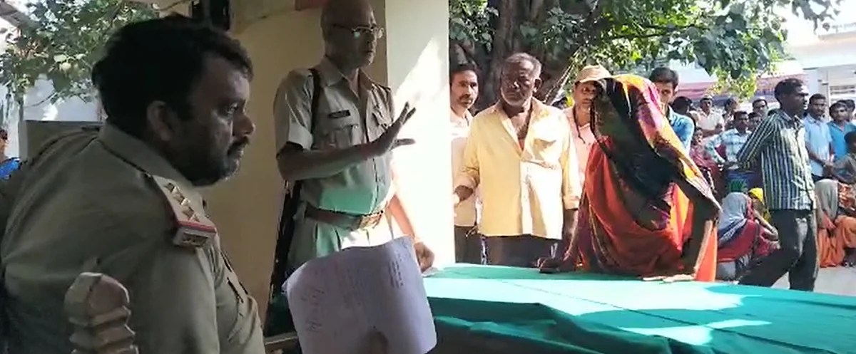 Villagers agitating on the day of the crime on September 21