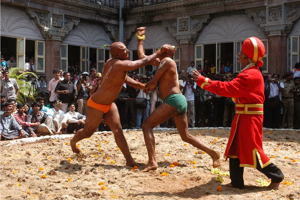 Lords Of The Wrestling Ring: A History of Mysuru’s Vajramushti Kalaga