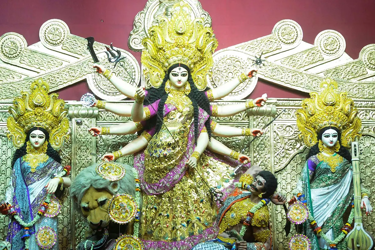 Bangladesh: Amid Beefed Up Security, Hindus Celebrate Durga Puja Across The Country