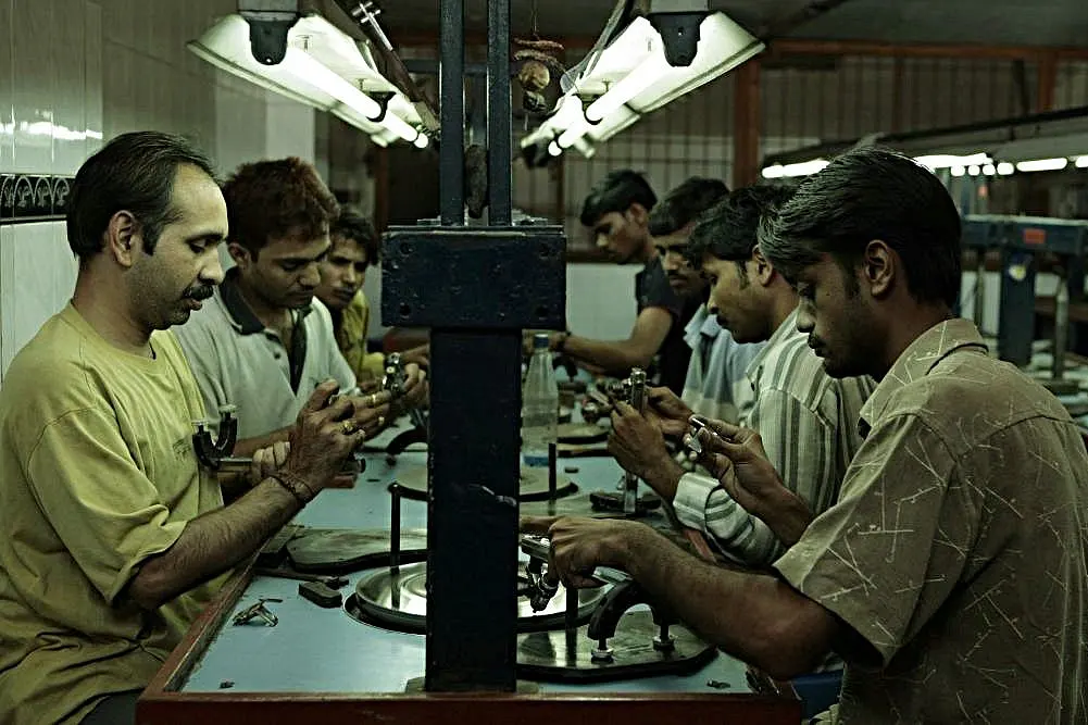 Swadeshi Circle: How Bharat Can Be Helped To Its Feet Before India is Set Free To Run The Economic Race