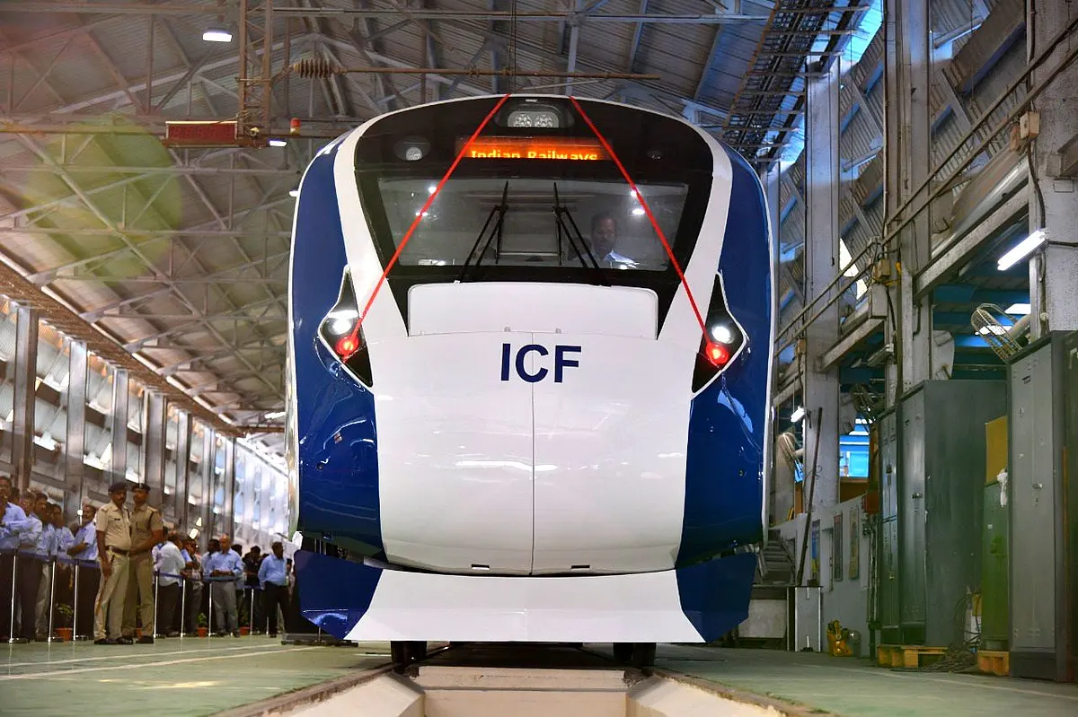 Vande Bharat Express, India’s First Indigenous High-Speed Train, Completes One Year Of Operations; Brings Record Earning For Railways