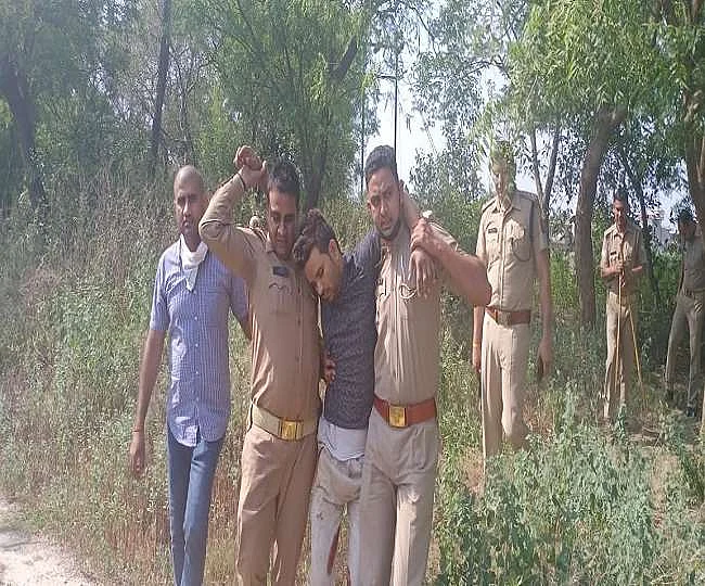 Police say Saqib had tried to run when the team took him to the spot where Ekta’s body was found. He was shot thrice during the encounter. 