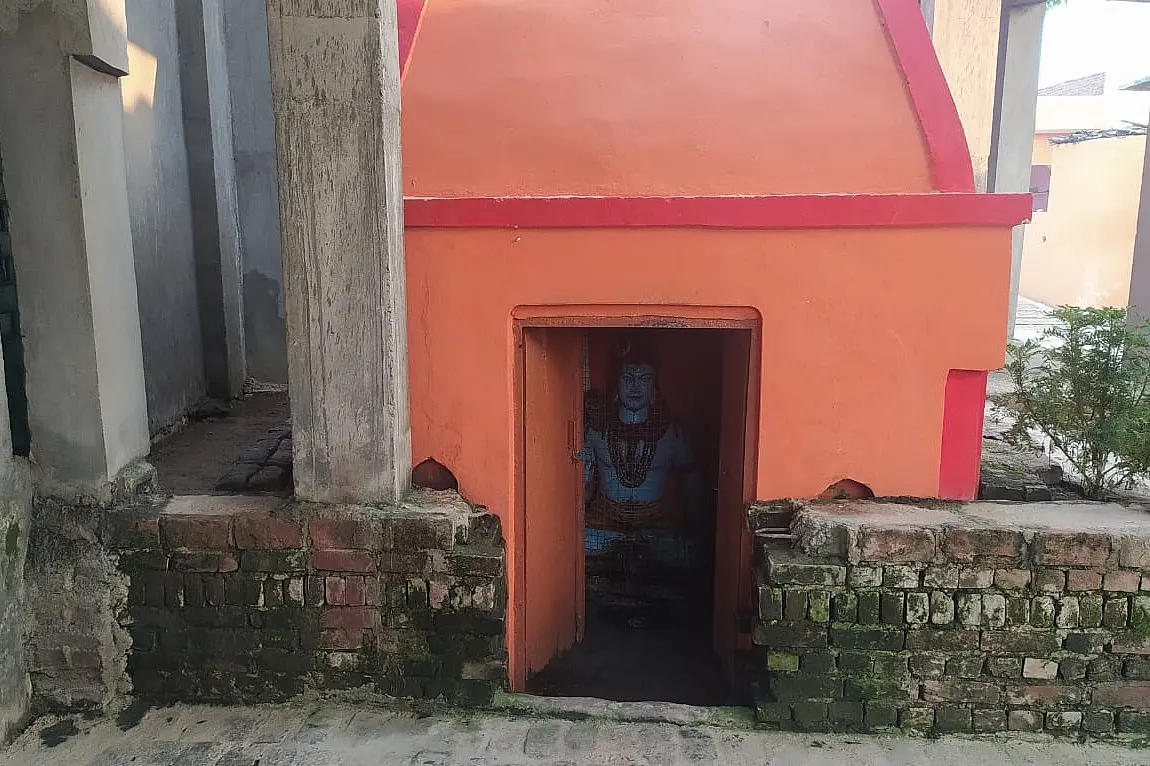 A Dalit Family Is Humiliated With Casteist Slurs At Temple Gate. A Panchayat ‘Resolves’ The Matter