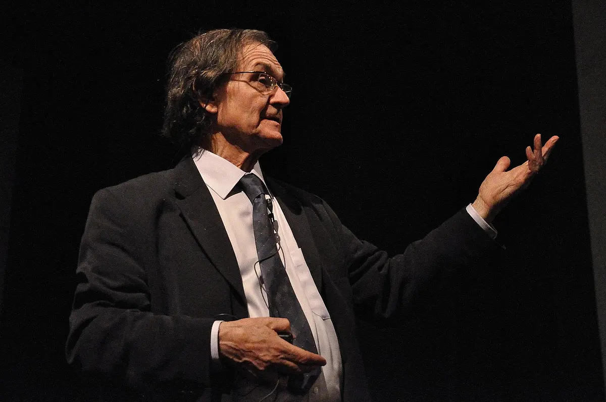 Roger Penrose: A Life Of Science In Platonic Aesthetics