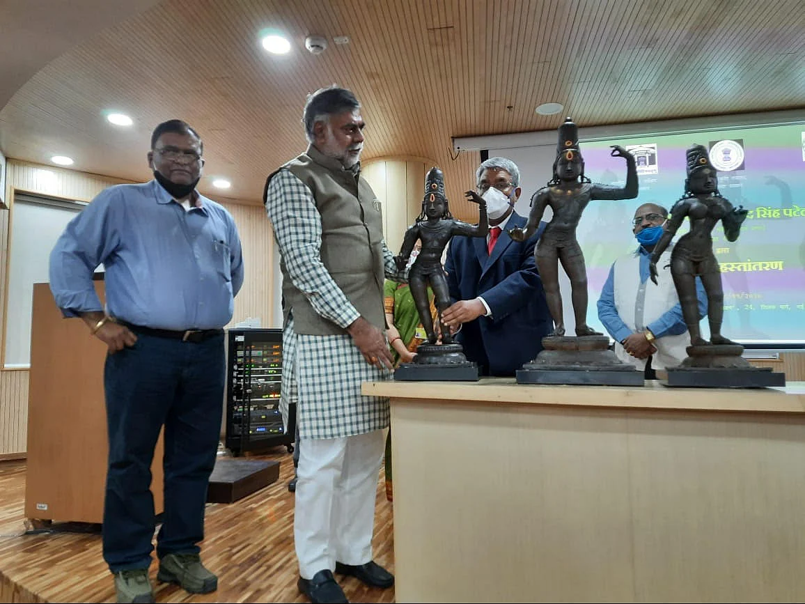 The minister with the idols.