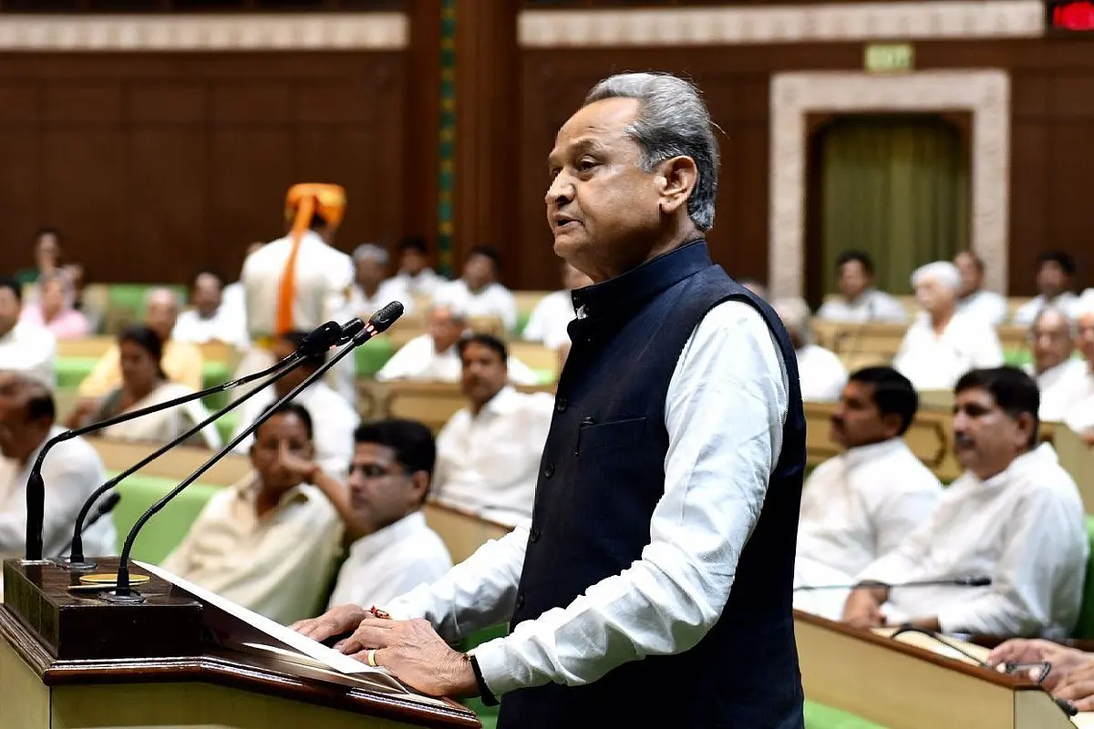 Centre Denied Tenure Extension Of Ashok Gehlot’s Chosen Chief Secretary, He Appoints Babu Who Supersedes Seniors For The Top Post
