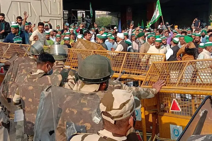 Farmer Protests: Tikait Family-Led Bharatiya Kisan Union Comes Out In Support Of Protesting Farmers In West Uttar Pradesh, Says Will Return Home Only After Their Demands Are Met
