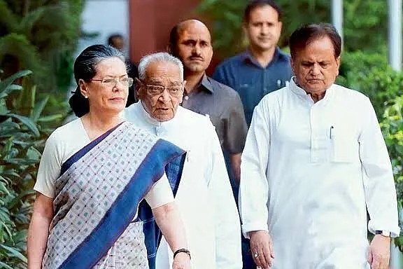 Treasurer Of Money And Secrets: How Motilal Vora Came To Be Indispensable To The Gandhis