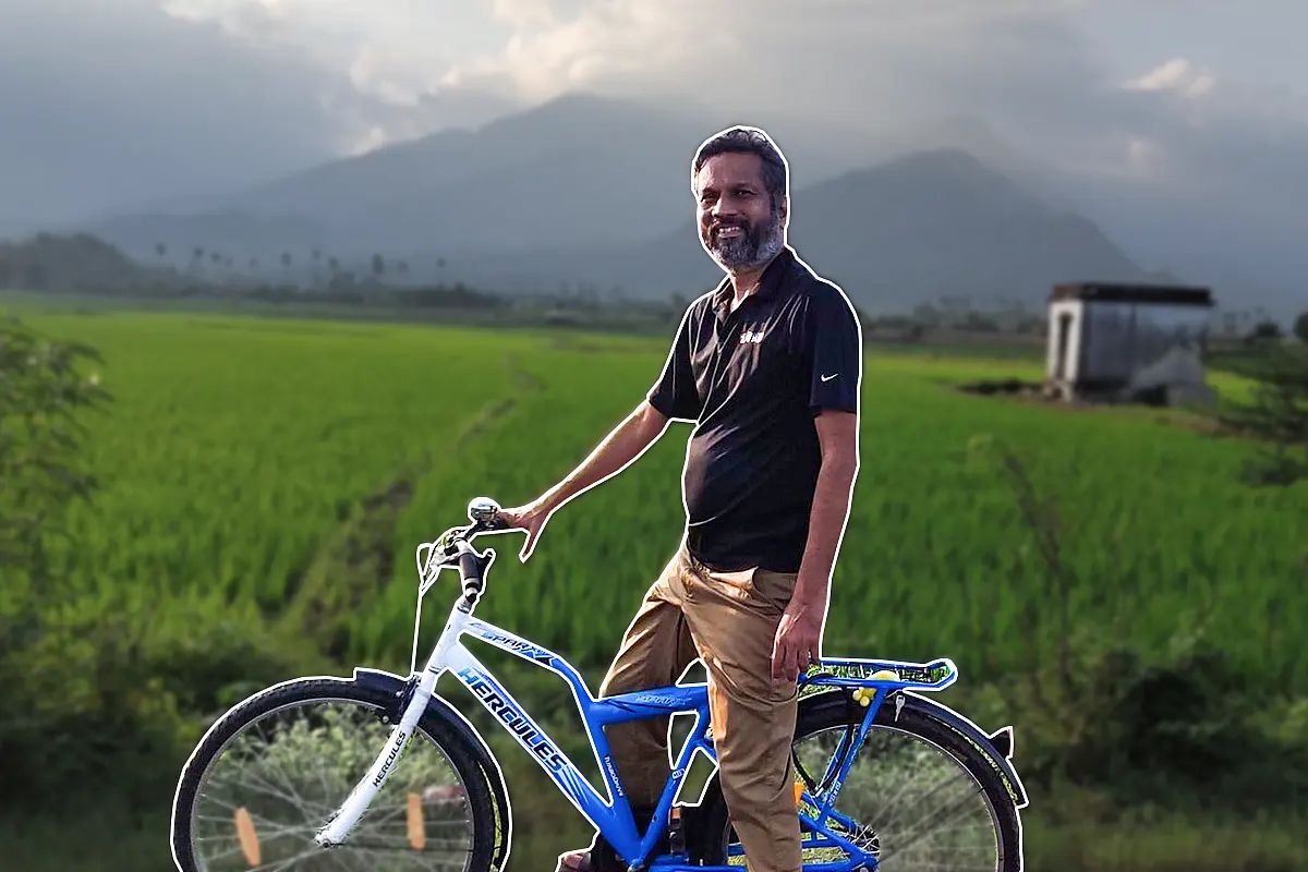 Padma Awardee Sridhar Vembu Bucks The Trend, Helps Craft World Class Software From India’s Rural Reaches
