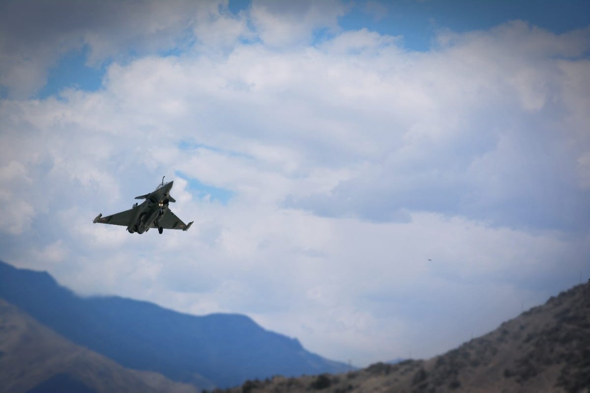 in-pictures-iaf-s-rafales-armed-with-mica-missiles-flying-in-ladakh