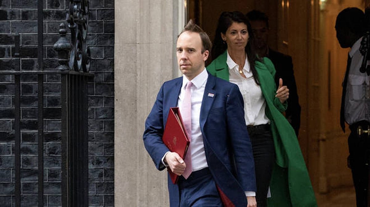 U.K Health Minister Quits After Tabloid Publishes Photo Of Him Lip-Locked With Aide In Breach Of 'Social Distancing' Rules - Vimarsana News