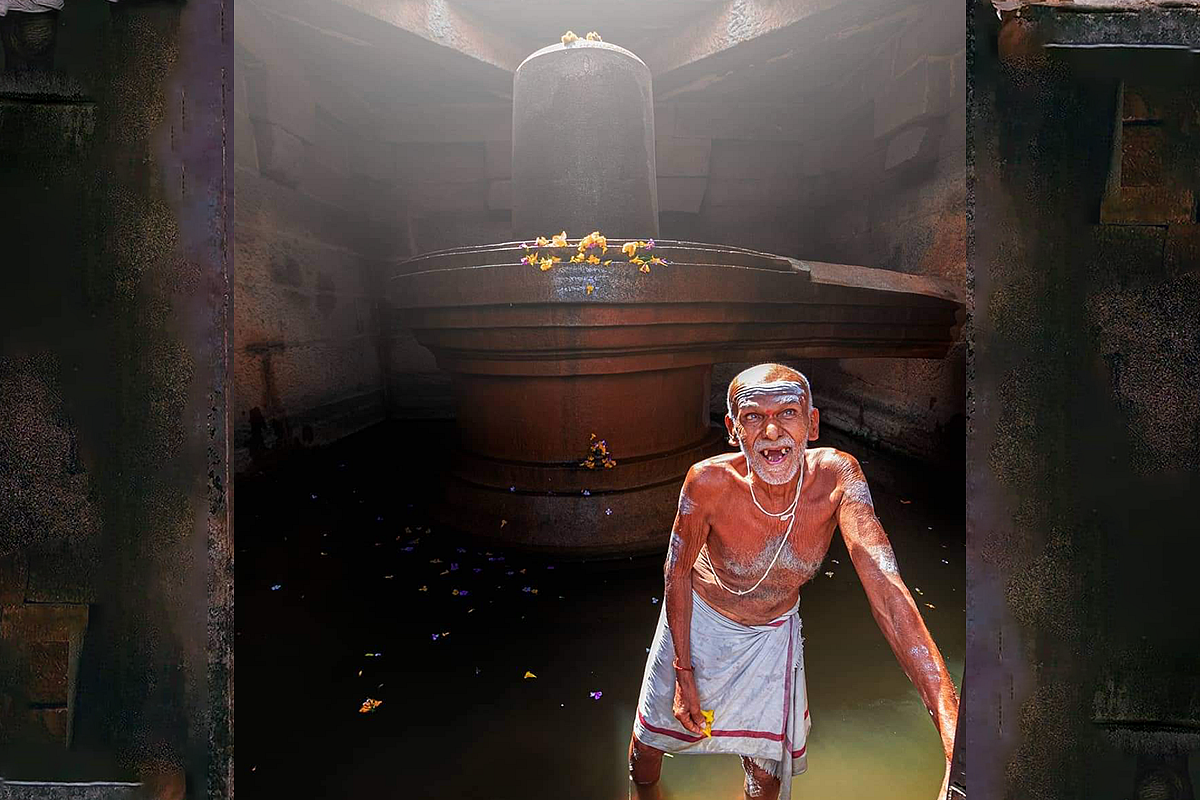 Krishna Bhat at the Badavi Linga (Photo: Raghava K)