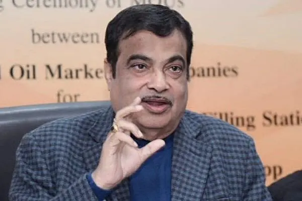 Gadkari Asks Makers To Equip Vehicles With Six Airbags For Greater Safety, Roll Out Flex-Fuel Technology To Reduce Pollution
