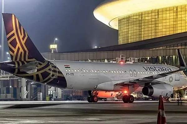 Tata Sons, Singapore Airlines Pump In Rs 750 Crore Into COVID-19 Hit Premium Air Carrier Vistara