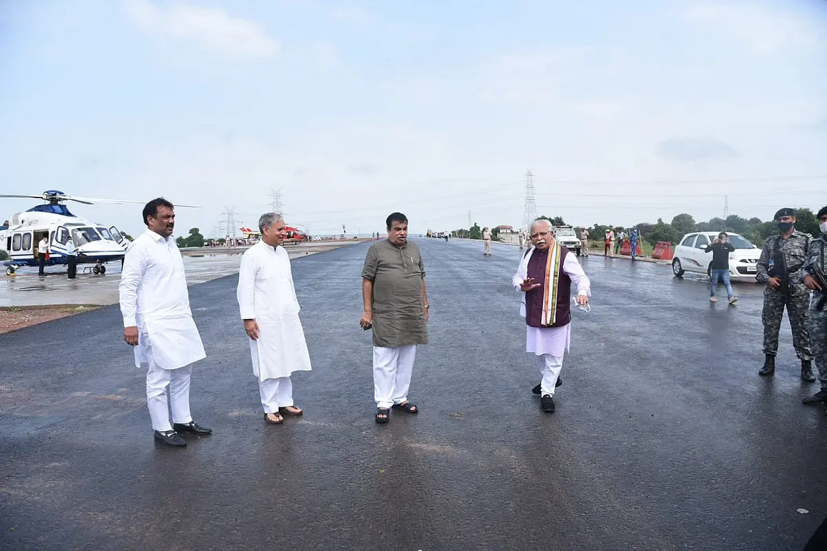 Nitin Gadkari And CM Manohar Lal Khattar Inspects Haryana Section Of Delhi - Mumbai Expressway