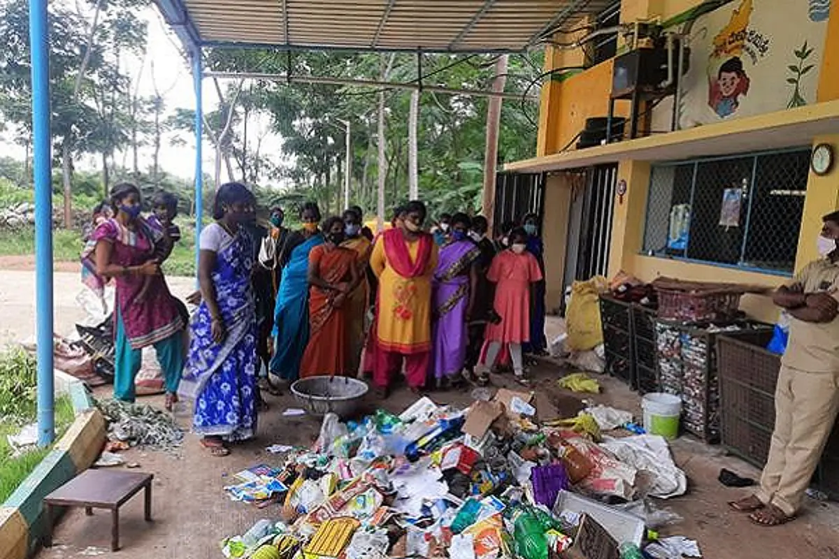 Karnataka To Train 18,000 Women Self Help Group Members On Solid Waste Management, Solar Energy Utilisation In Rural Areas