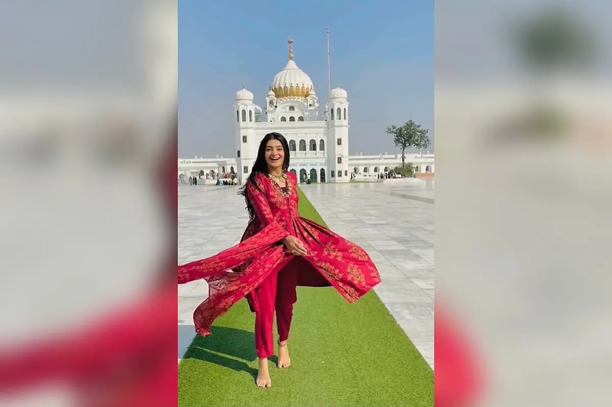 Pakistan Ministers Make Fashion Model And Brand Apologise For ‘Bareheaded’ Photoshoot In Gurudwara