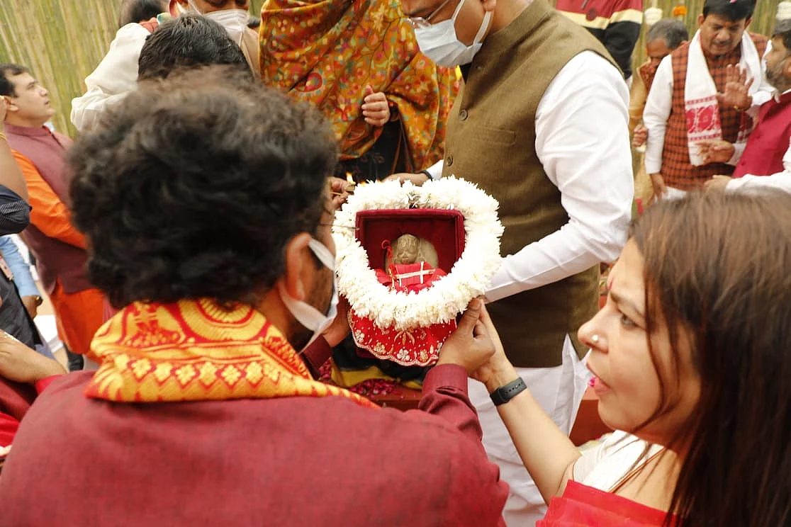 A close-up of the Devi Annapurna vigraha (Twitter)