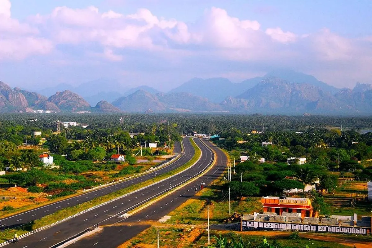 Gadkari Says NHAI Facing Major Challenges On Tamil Nadu Road Projects Due To Shortage Of Construction Aggregate, Delayed Clearances