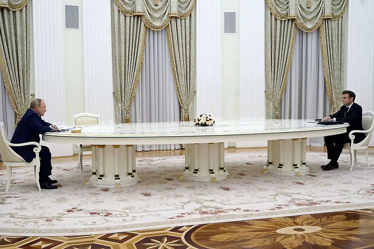 Macron-Putin Summit – Putin Draws A Line While Biden Draws The Laughs