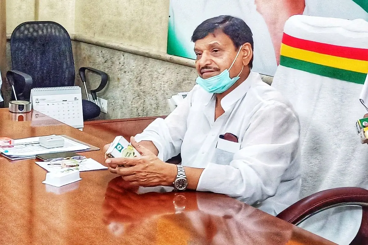Shivpal Yadav Meets Jailed Azam Khan, Says Akhilesh And Mulayam Aren’t Doing Enough For Jailed SP Leader