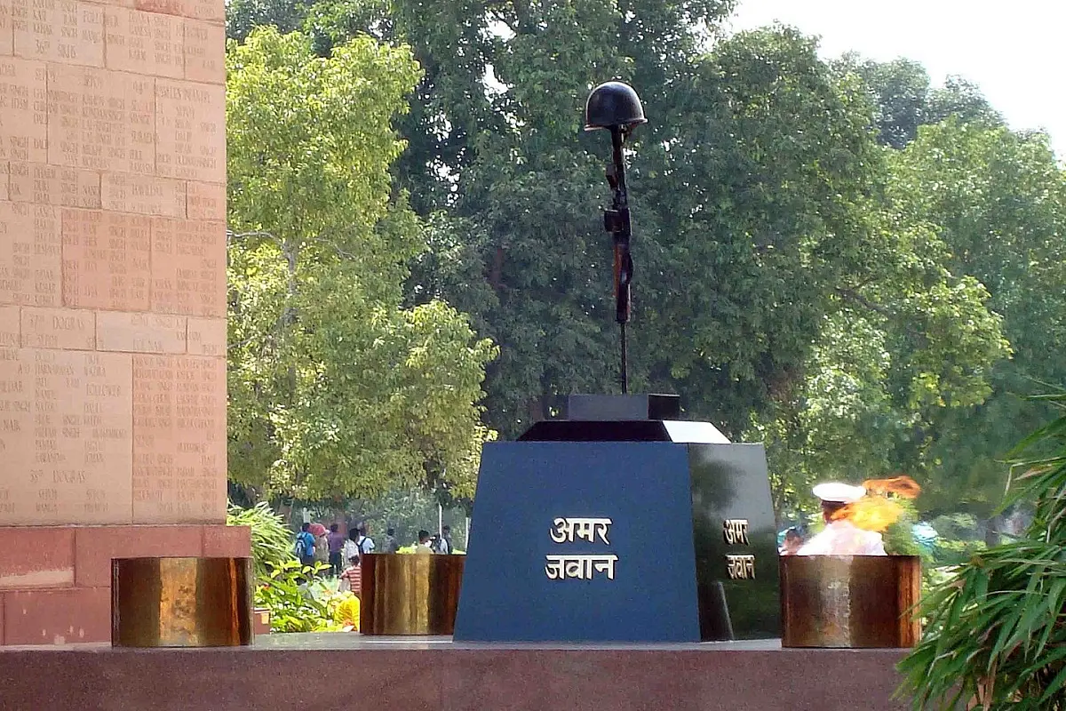Inverted Rifle And Helmet, Symbol Of Fallen Soldiers Of 1971 War, Shifted From India Gate To National War Memorial