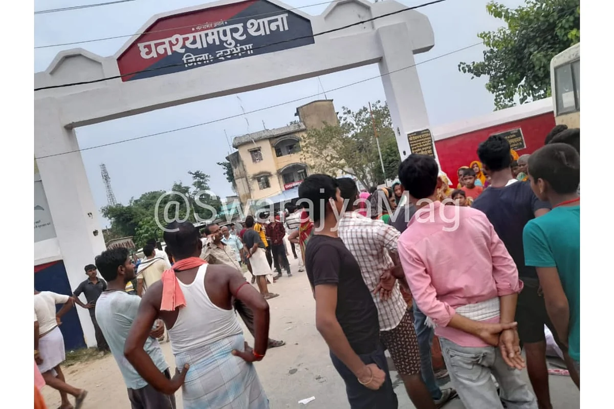 The family members protesting in front of the police station