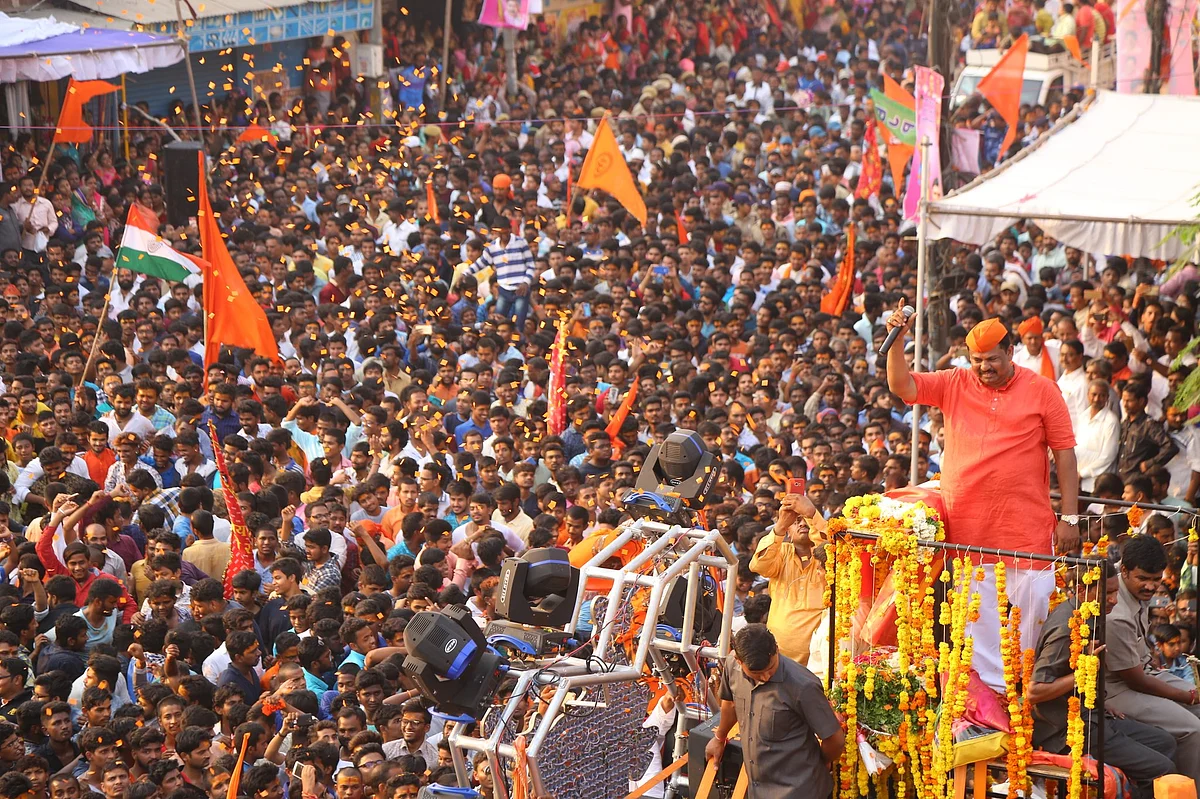 Raja Singh leading 2018 Ram Navami shobha yatra in Hyderabad (via Twitter)