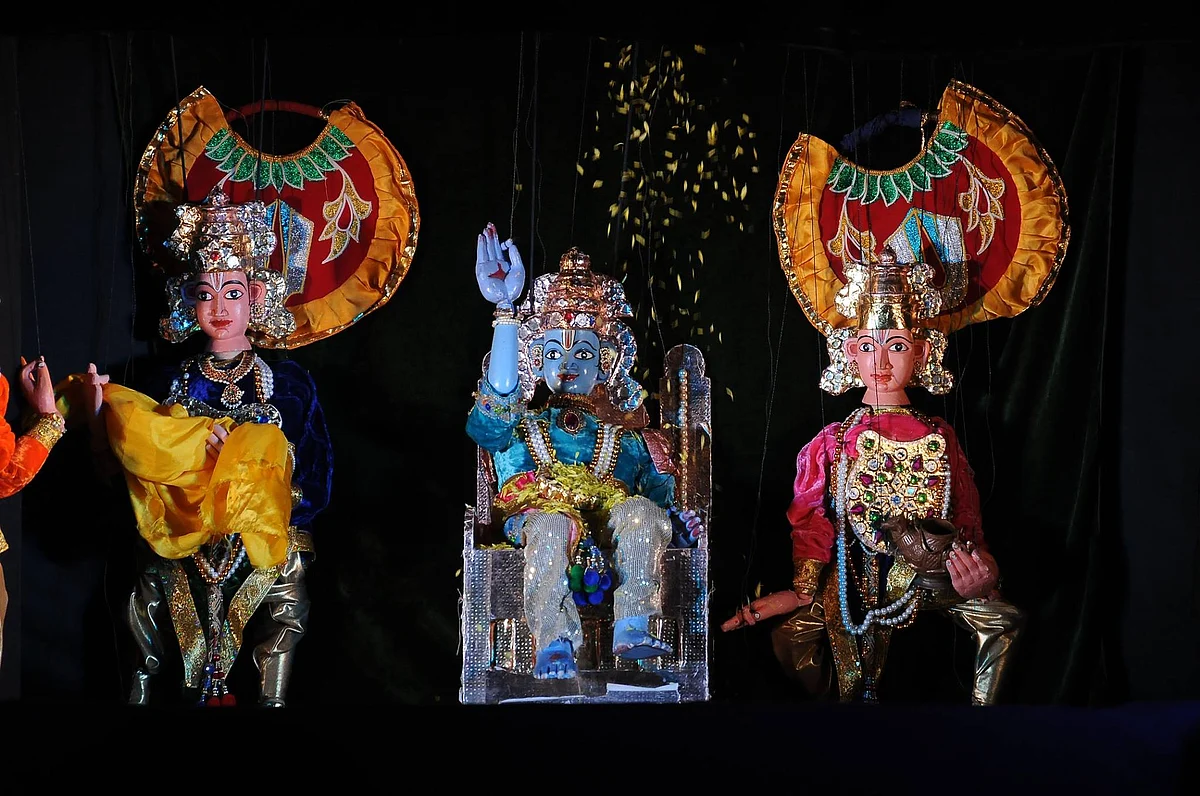 Puppets at Dhaatu