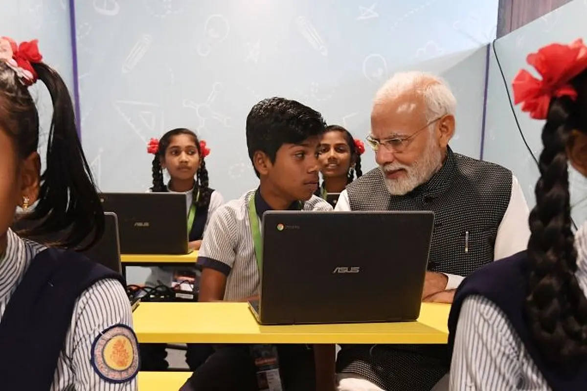 Internet Is Reminded Of Narendra Modi's Initiatives In Education Sector As Gujarat CM, Thanks To Arvind Kejriwal: Here's How
