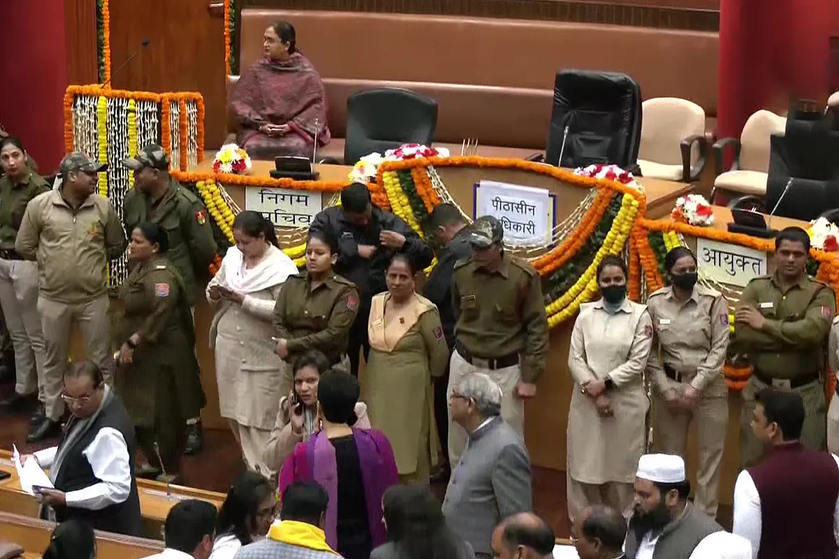 MCD House Adjourned Sine Die As Mayoral Elections Derailed By Protests And Slogans